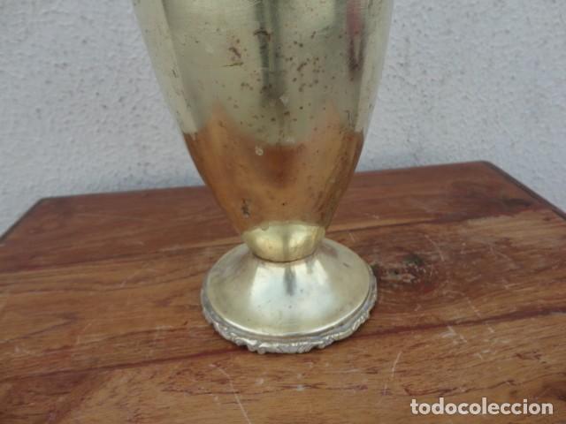 Antig&uuml;edades: Jarra antigua de bronce de iglesia - Foto 7