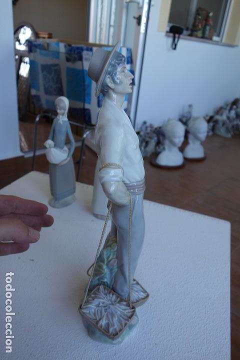 Antig&uuml;edades: Vendedor de pescado de LLADR&Oacute; , perfecta - Foto 5