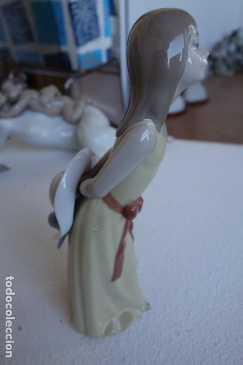 Antig&uuml;edades: FIGURA DE PORCELANA DE LLADR&Oacute;. - Foto 2