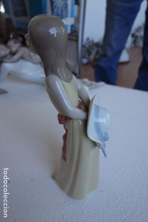 Antig&uuml;edades: FIGURA DE PORCELANA DE LLADR&Oacute;. - Foto 4