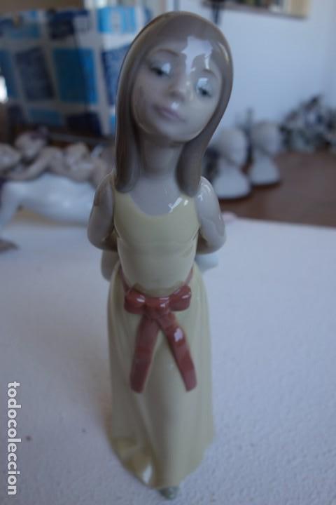 Antig&uuml;edades: FIGURA DE PORCELANA DE LLADR&Oacute;. - Foto 1