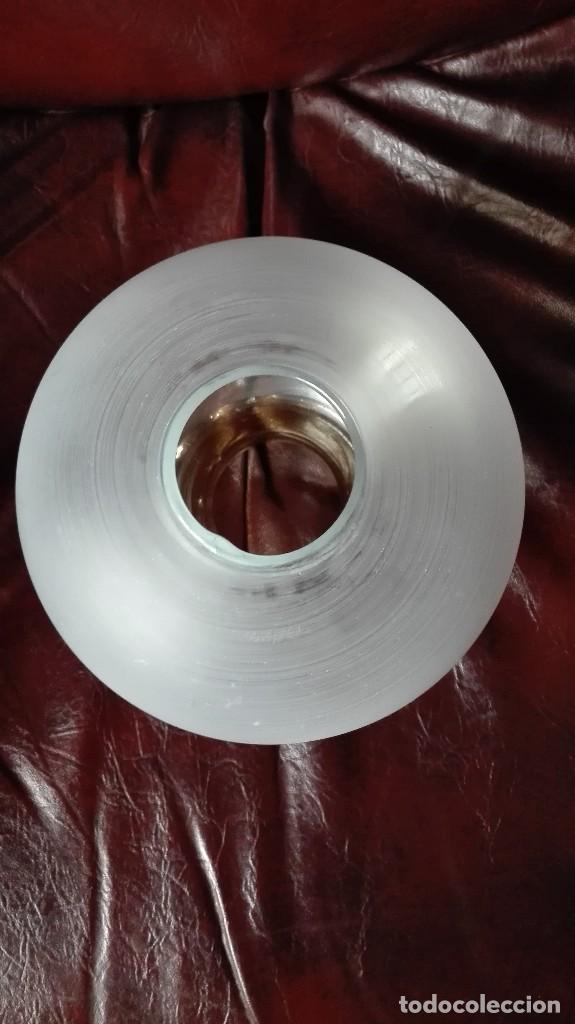 Antig&uuml;edades: Tulipa de cristal con el cuello rizado - Foto 3