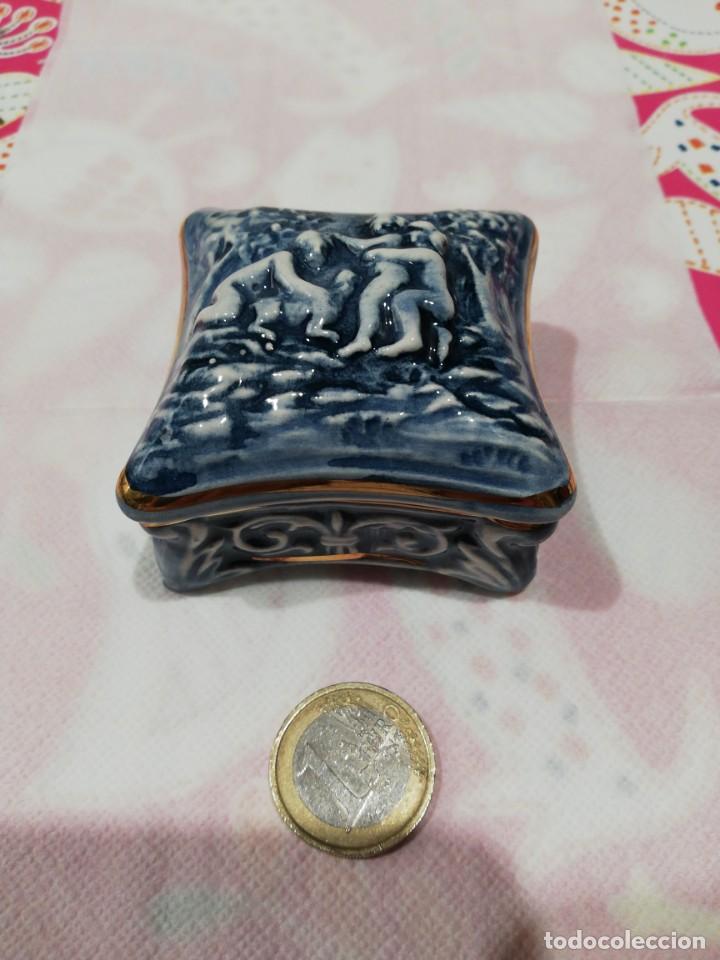 Antiquit&eacute;s: Antigua cajita italiana Campodimonte.