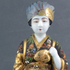 Antigüedades: DAMA EN PORCELANA SATSUMA JAPÓN PRIMERA MITAD DEL SIGLO XX. Lote 167146196