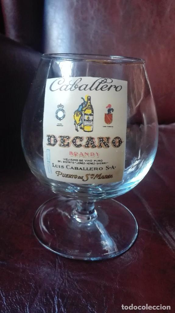 Antig&uuml;edades: Copa de co&ntilde;ac con publicidad Decano. - Foto 1