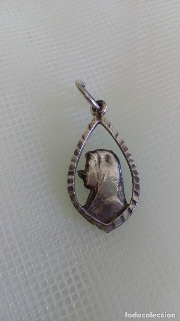 Antig&uuml;edades: Medalla de plata de Virgen - Foto 3