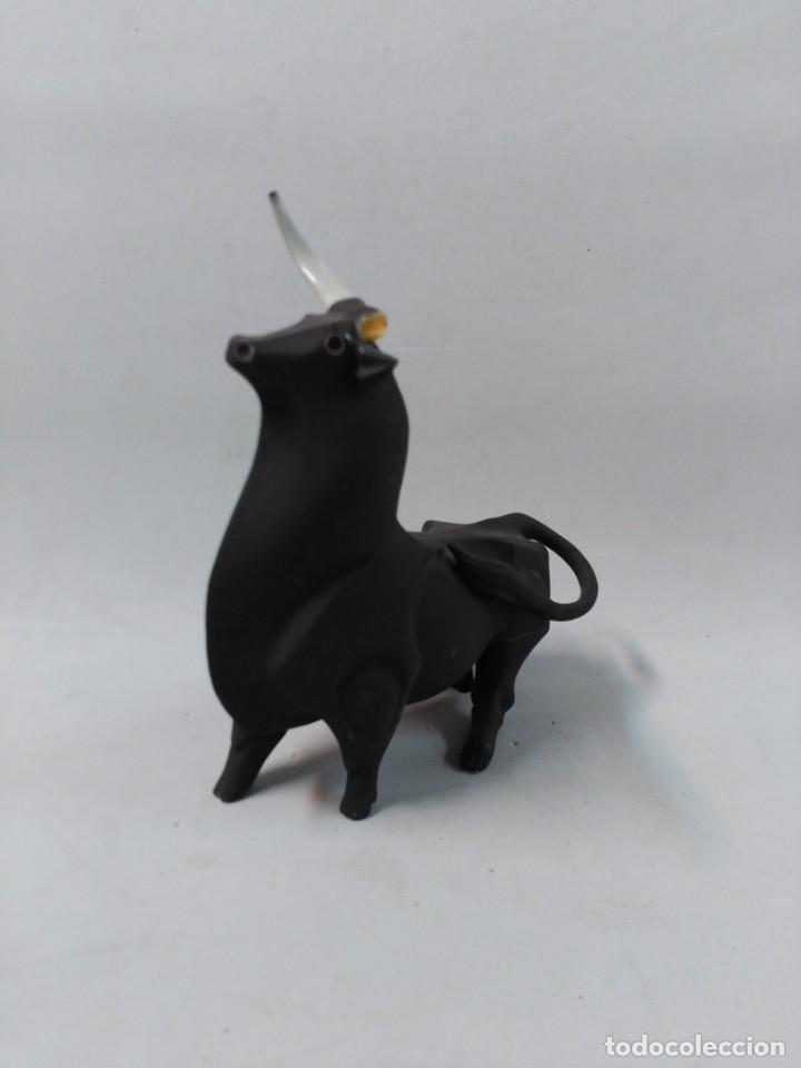 Antig&uuml;edades: TORO DE CERAMICA DE ALGORA - Foto 3