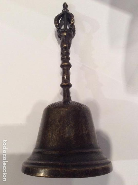 Antig&uuml;edades: CAMPANA LATON / BRONCE DE MANO - Foto 1