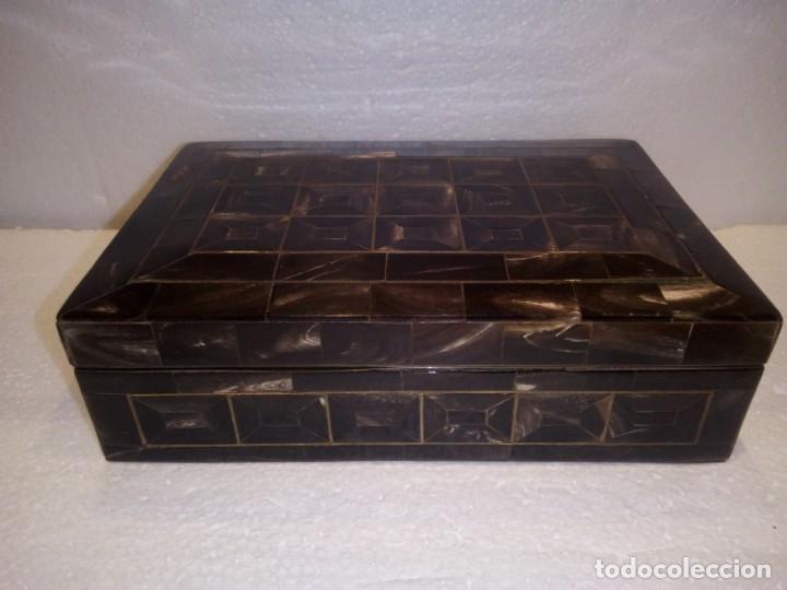 Antig&uuml;edades: Caja en asta de b&uacute;falo y lat&oacute;n - Foto 4