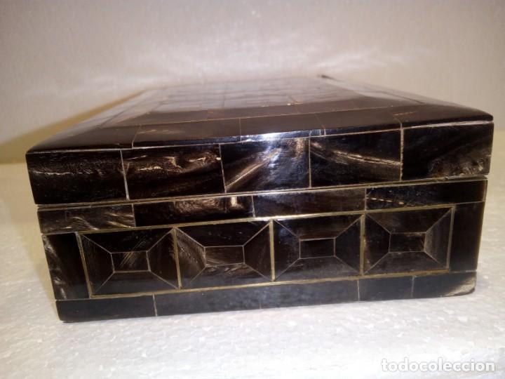 Antig&uuml;edades: Caja en asta de b&uacute;falo y lat&oacute;n - Foto 5