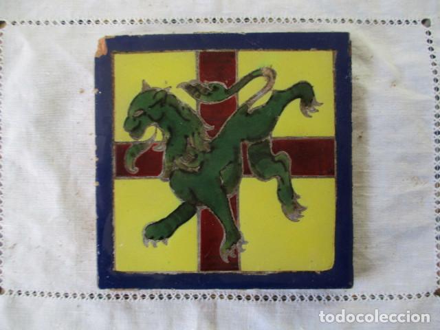 Antig&uuml;edades: azulejo heraldico Ramos Rejano - Foto 1