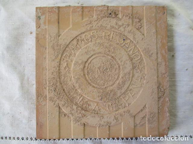 Antig&uuml;edades: azulejo heraldico Ramos Rejano - Foto 2