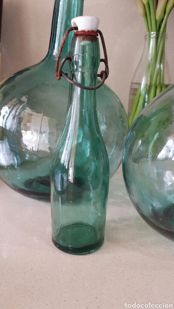 Antig&uuml;edades: Antigua botella de agua oxigenada Foret - Foto 1