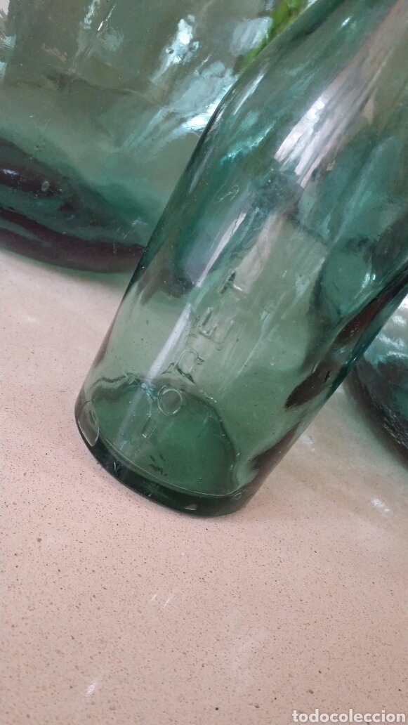 Antig&uuml;edades: Antigua botella de agua oxigenada Foret - Foto 2