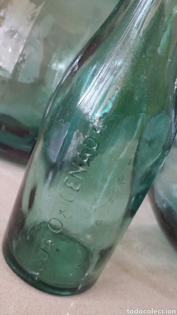 Antig&uuml;edades: Antigua botella de agua oxigenada Foret - Foto 3