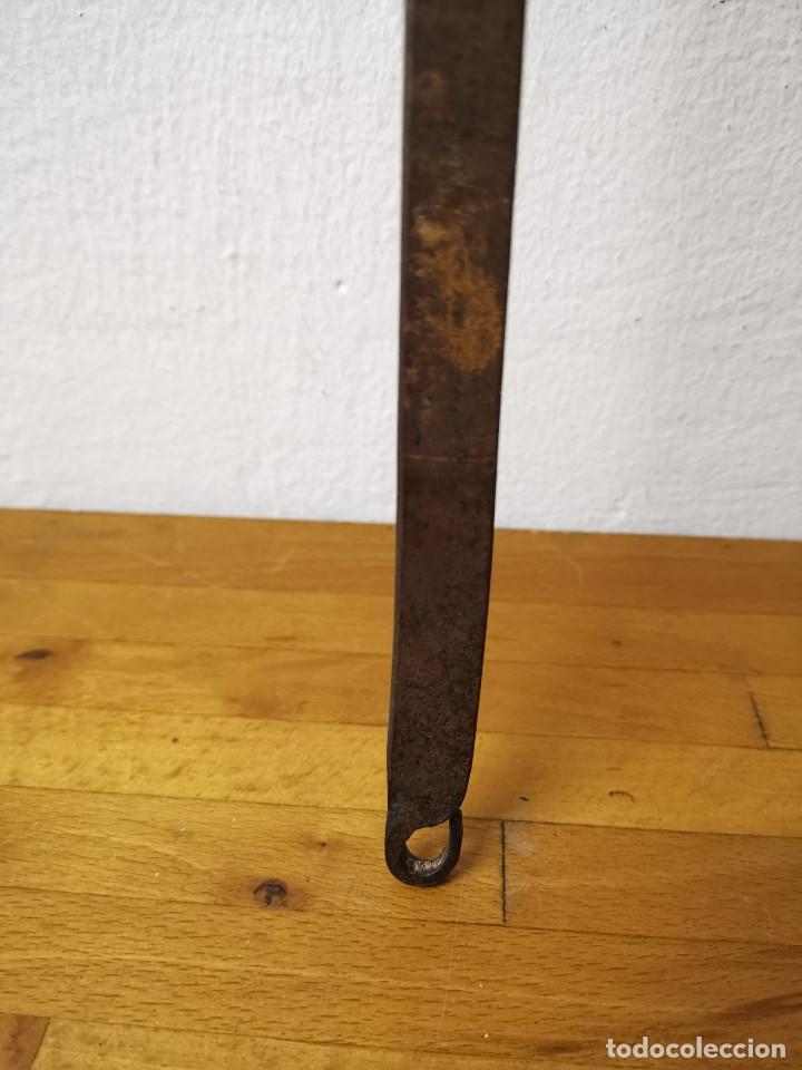 Antig&uuml;edades: Cucharon de 44cm de bronce con mango de hierro - Foto 4