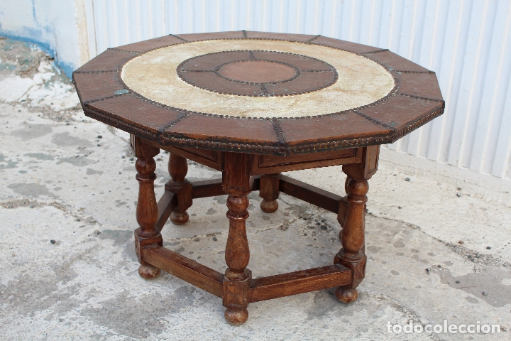Antig&uuml;edades: mesa en madera y metal con tachuelas - Foto 2