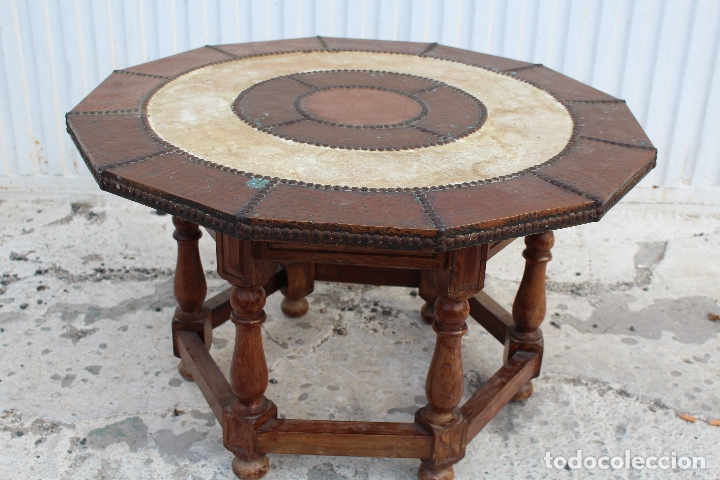 Antig&uuml;edades: mesa en madera y metal con tachuelas - Foto 8