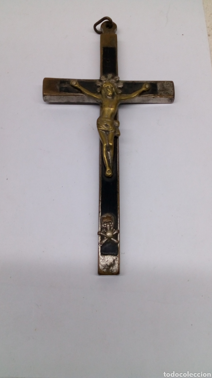 Antig&uuml;edades: Crucifijo de meta y madera - Foto 1