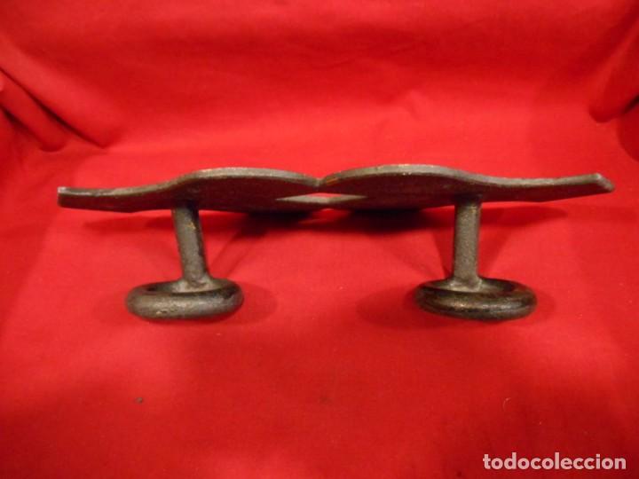 Antig&uuml;edades: PRACTICO PERCHERO EN HIERRO RUSTICO - Foto 1