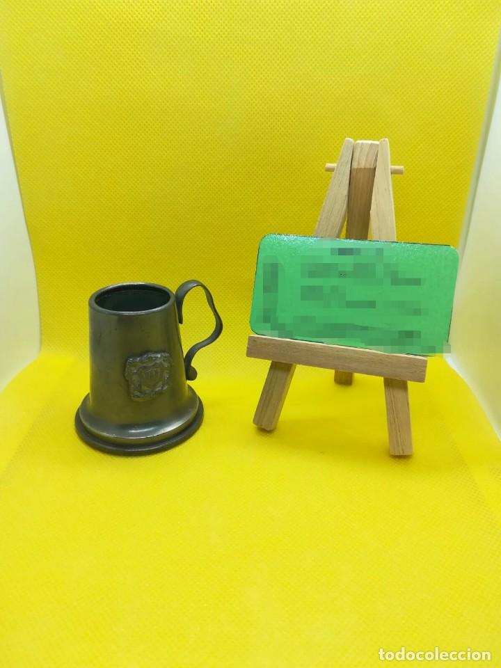 Antiguidades: Peque&ntilde;a jarrita en zinc