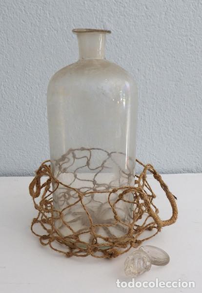 Antig&uuml;edades: Bote de cristal para comercio con red - Foto 3