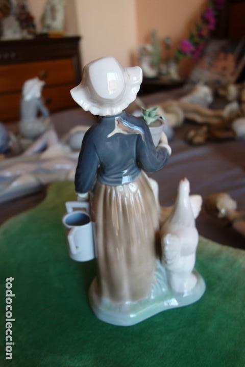 Antig&uuml;edades: Alimento mis gallinas LLADRO - Foto 3