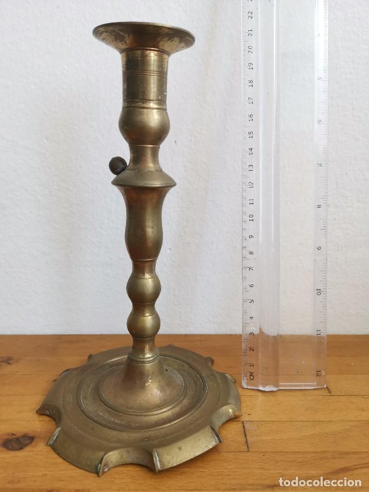 Antig&uuml;edades: Candelabro de laton bronce antiguo - Foto 1