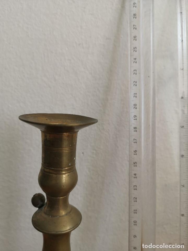 Antig&uuml;edades: Candelabro de laton bronce antiguo - Foto 2