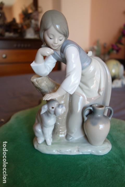 Antig&uuml;edades: Caricias .. LLADR&Oacute; - Foto 1