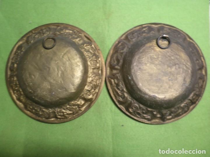 Antig&uuml;edades: Dos precioso platos de bronce - Foto 5