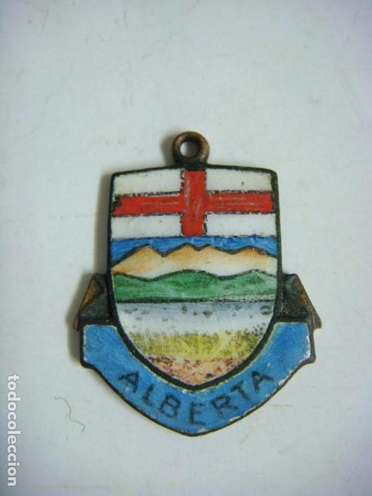Antig&uuml;edades: MEDALLA ESMALTADA ANTIGUA DE ALBERTA - Foto 1