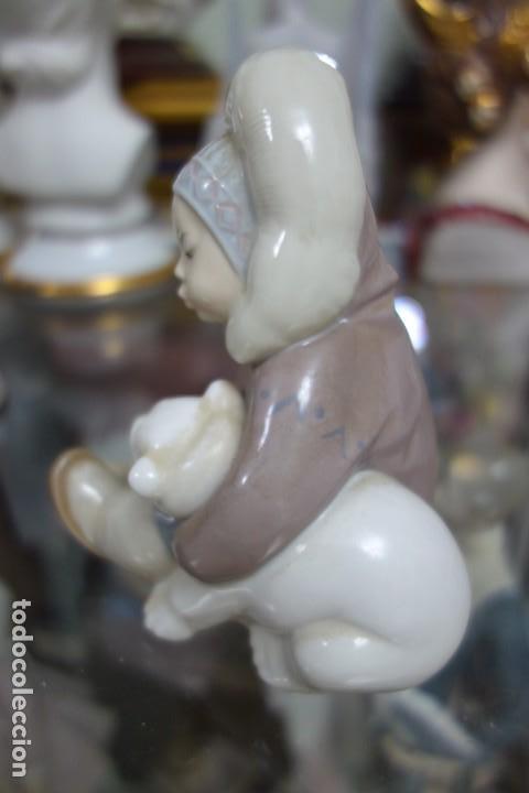 Antig&uuml;edades: Esquimal con su osito de LLADR&Oacute; . - Foto 2