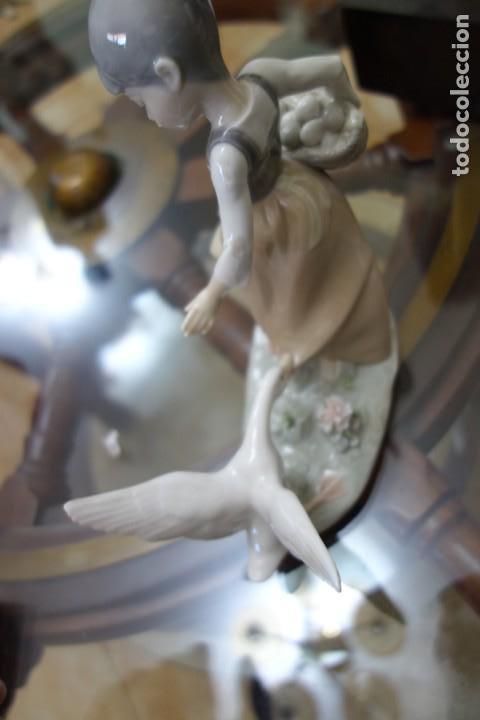 Antig&uuml;edades: La oca me persigue, de LLADRO perfecta - Foto 4