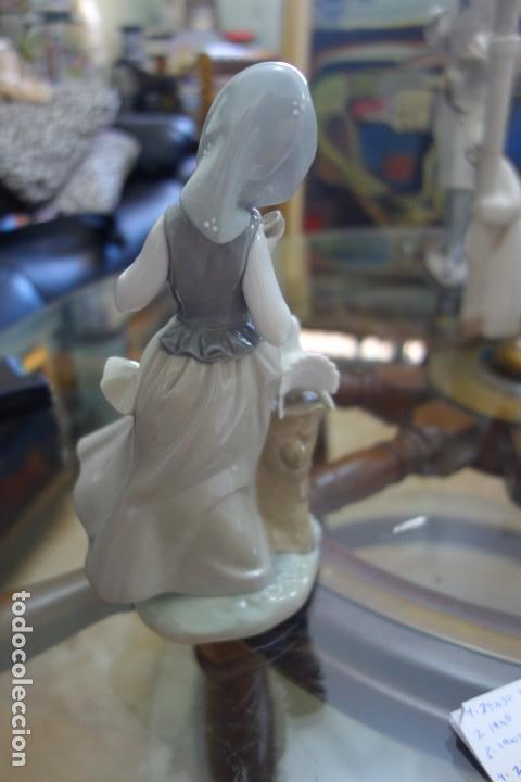Antig&uuml;edades: Alimentando mis palomas de LLADRO DE LOS A&Ntilde;OS 70 - Foto 3