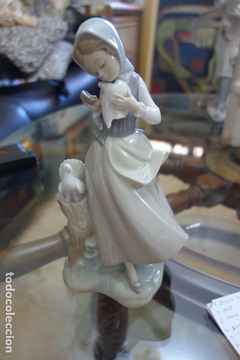 Antig&uuml;edades: Alimentando mis palomas de LLADRO DE LOS A&Ntilde;OS 70 - Foto 1