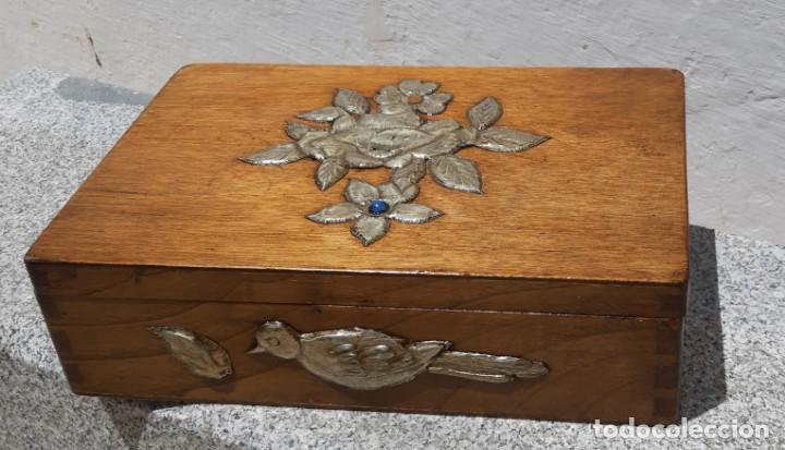 Antig&uuml;edades: Antig&uuml;a caja joyero de madera - Foto 2