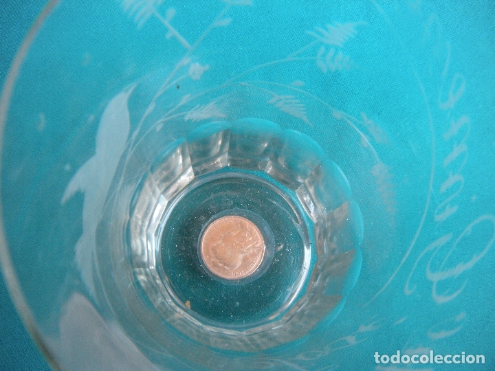 Antig&uuml;edades: VASO TALLADO CON MONEDA - Foto 3
