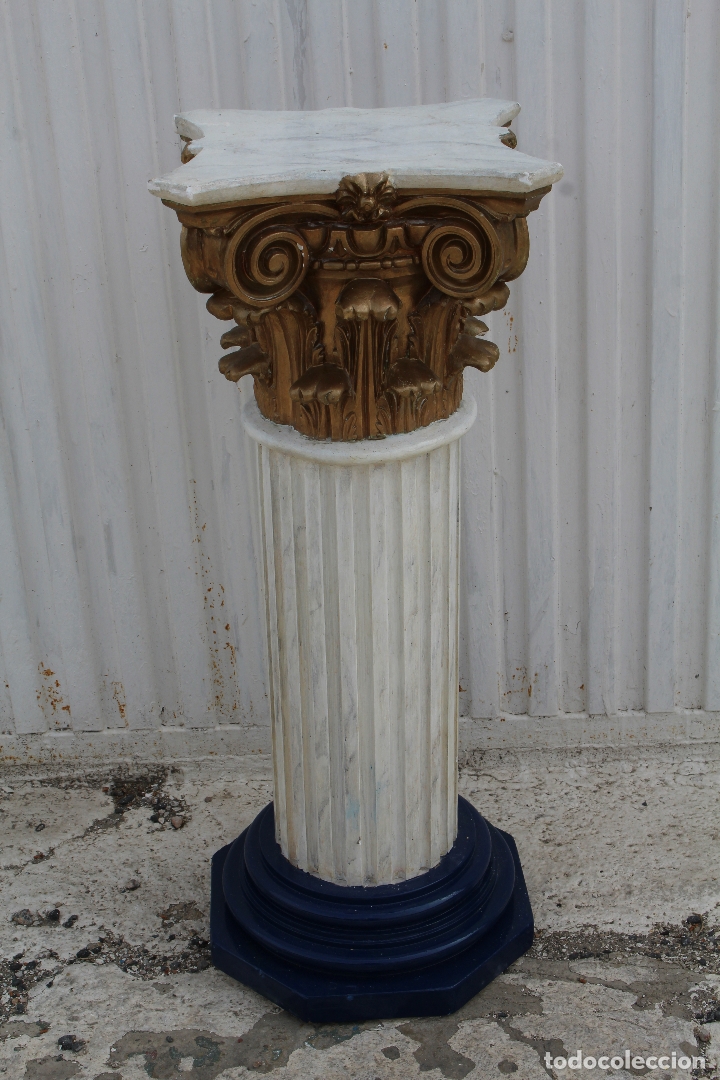 Antig&uuml;edades: columna peana de yeso
