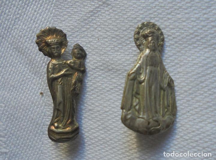 Antig&uuml;edades: 2 broches N.S.Monte Toro + otro - Foto 1