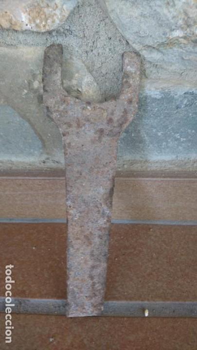 Antig&uuml;edades: Llave plana antigua - Foto 3