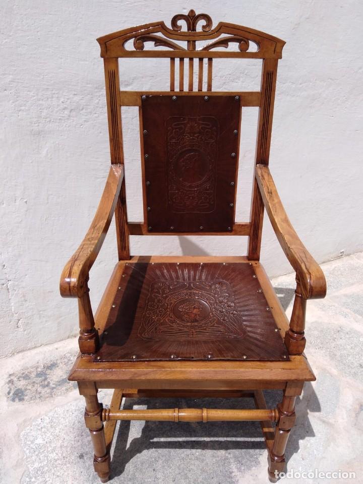 Antig&uuml;edades: Antig&uuml;o sill&oacute;n trono - Foto 2