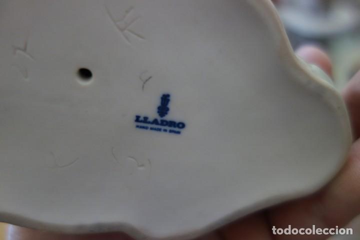 Antig&uuml;edades: Chica mirando la paloma de LLADR&Oacute; . - Foto 6
