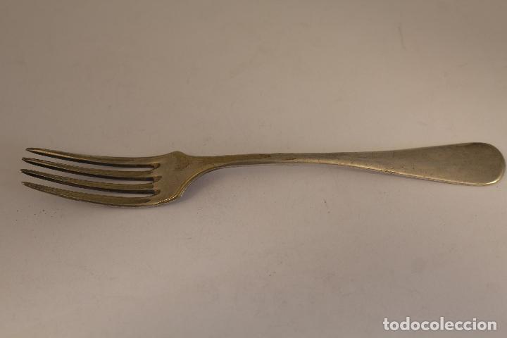 Antig&uuml;edades: tenedor con plata de ley punzonada - Foto 4