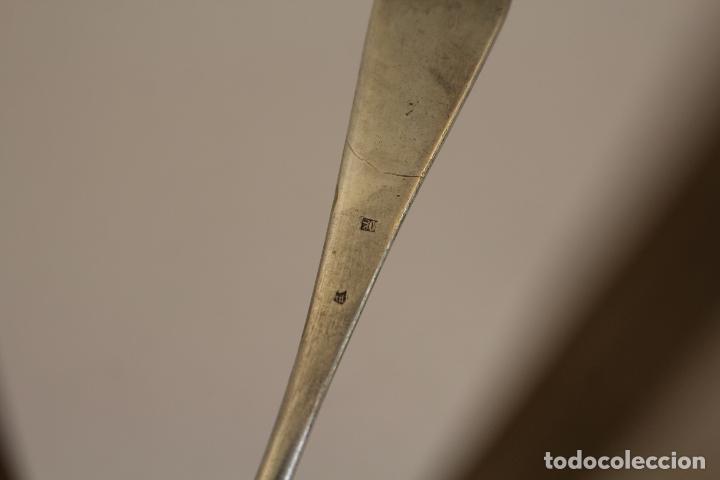 Antig&uuml;edades: tenedor con plata de ley punzonada - Foto 7