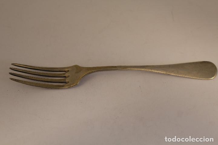 Antig&uuml;edades: tenedor con plata de ley punzonada - Foto 1