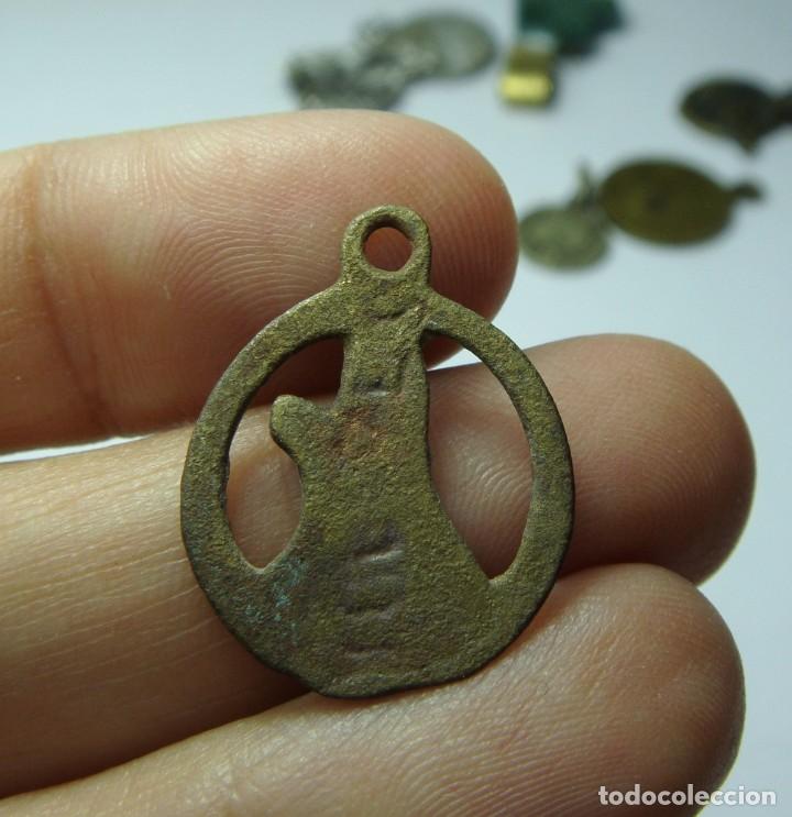 Antig&uuml;edades: Antigua Medalla Religiosa. - Foto 2