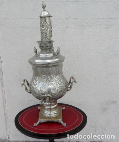 Antig&uuml;edades: Samovar antiguo de metal repujado - Foto 1