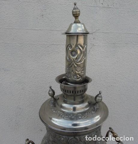 Antig&uuml;edades: Samovar antiguo de metal repujado - Foto 7