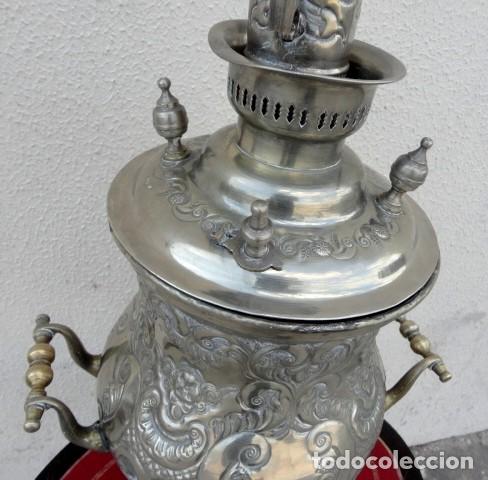Antig&uuml;edades: Samovar antiguo de metal repujado - Foto 12